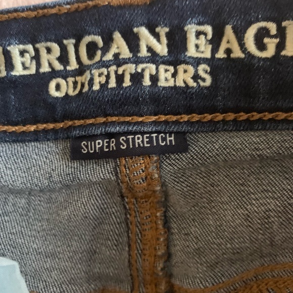 Medium&dark wash American Eagle jean shorts - Picture 4 of 4
